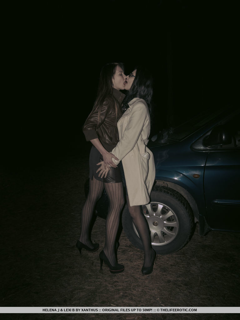 Lesbian lovers Helena J & Lexi B have sex inside of a car at night -  NakedPics