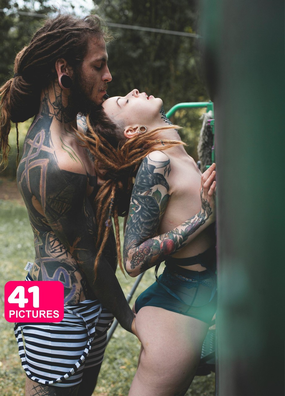 Alternative couple Nikolaz Zpageti & Cutz have sex outside their caravan -  NakedPics