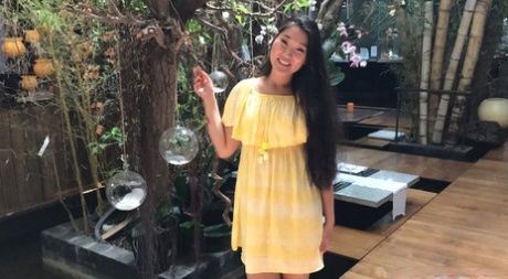 Asiatisches Mädchen Kanata fickt einen Sextouristen im Bareback-Stil aus einer POV-Perspektive
