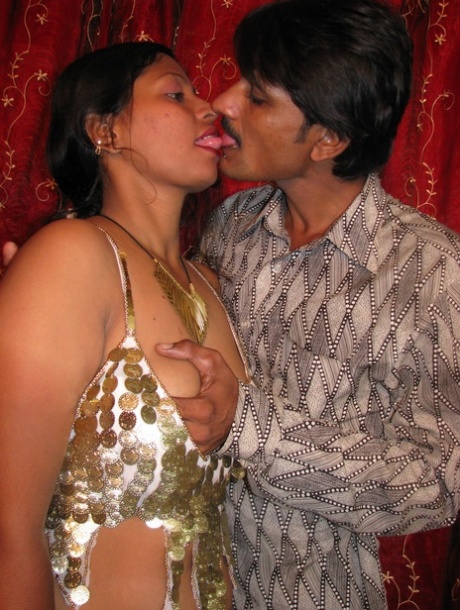 Indian MILF takes her boyfriend
