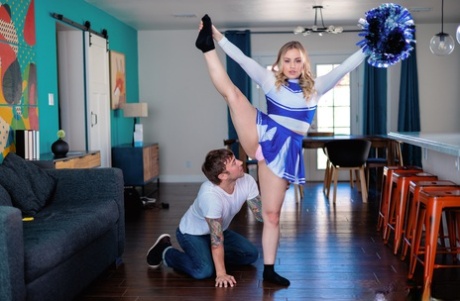 Blonde cheerleader Anna Claire Clouds has sex with her stepbrother