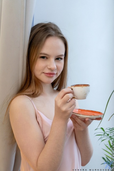 Verena Murkovski er sød og sexet på samme tid, og hun er en teenager, hvis fuck me