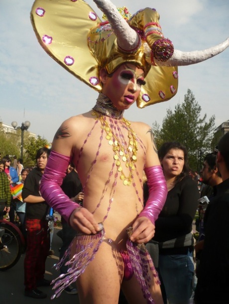 Trannies Quentes no Desfile Gay em Santiago