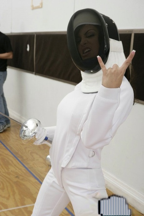 Rebellious brunette Angelina Valentine strips right before the fencing match
