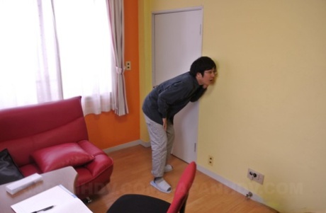 Horny Asian housewife Yui Ayana seducing her neighbor