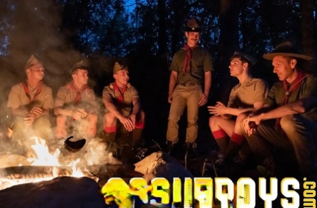 Schattige scouts Colton & Logan doen mee aan een homo 3-some met scoutsleider McKeon