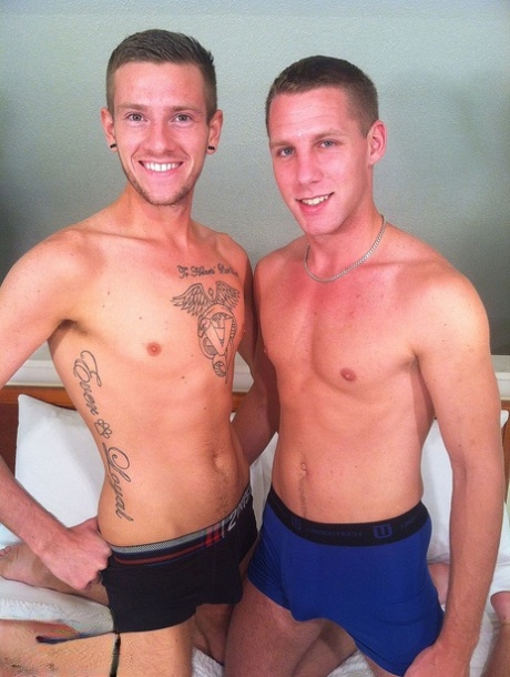 Skinny gay Americans Alex Woods & Elliott Vance bang passionately on a bed