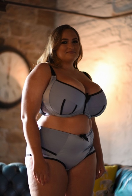 Chubby babe Sara Willis poses in her lingerie and unleashes her huge tits